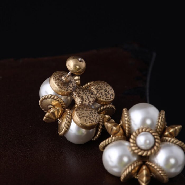 Vintage Pearl Minimalist Earrings - Image 2
