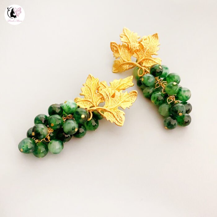 Vintage Antique Gold Aged Grape Leaf Green Agate Grape Earrings