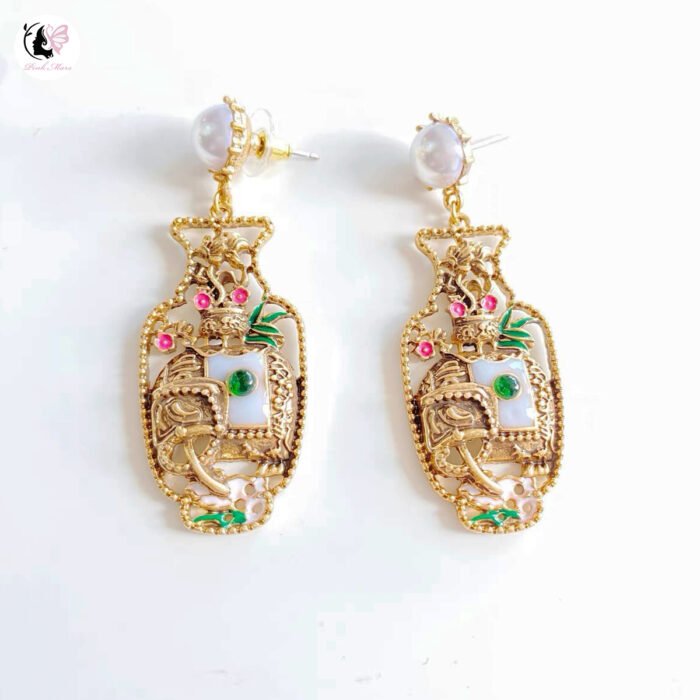 Vintage Antique Gold Aged Vase-Shaped Pearl Stud Earrings