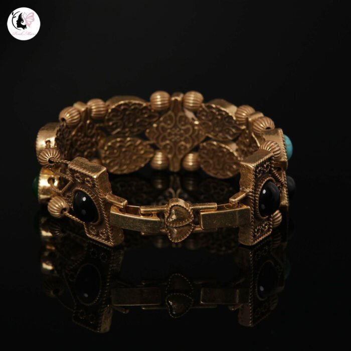 Vintage Copper Alloy Cameo Natural Stone Bracelet - Image 2