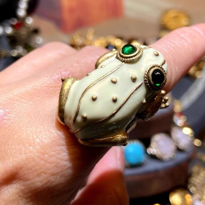 Vintage Copper Alloy White Enamel Frog Ring - Image 2