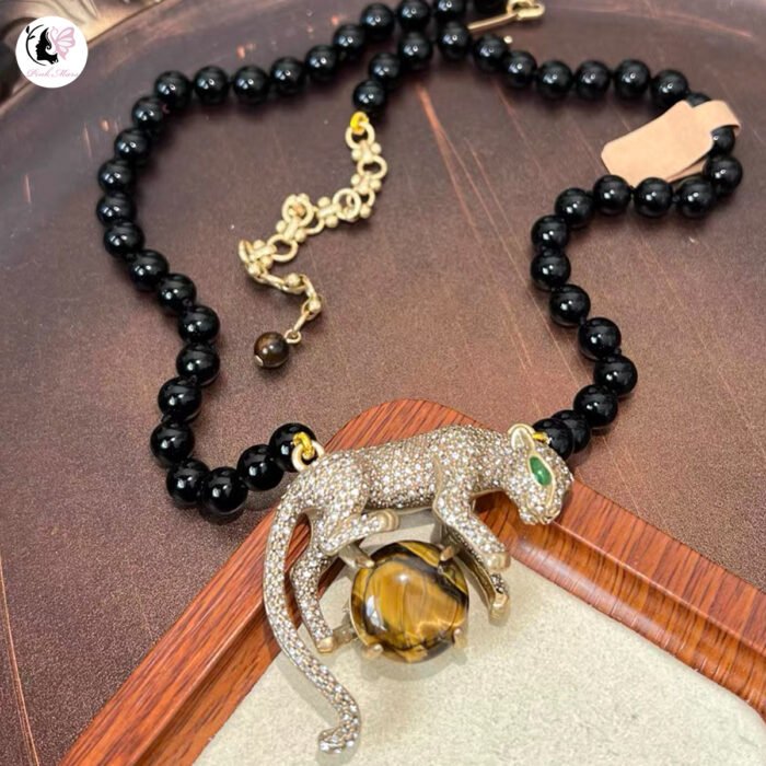 Vintage Copper-Plated Gold Small Leopard Black Glass Bead Necklace