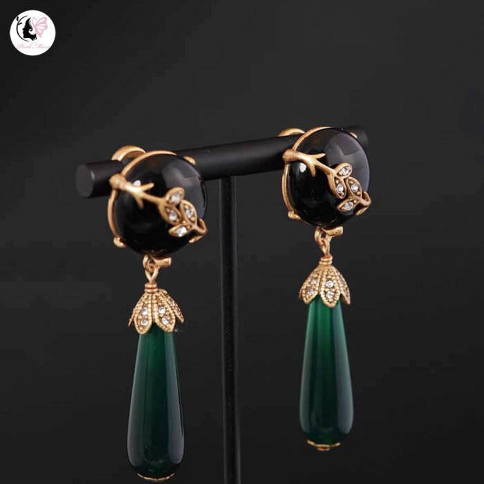 Vintage Gold Contrasting Green Agate Earrings